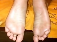 Lina moves her sexy (size 38) feet, part 3
